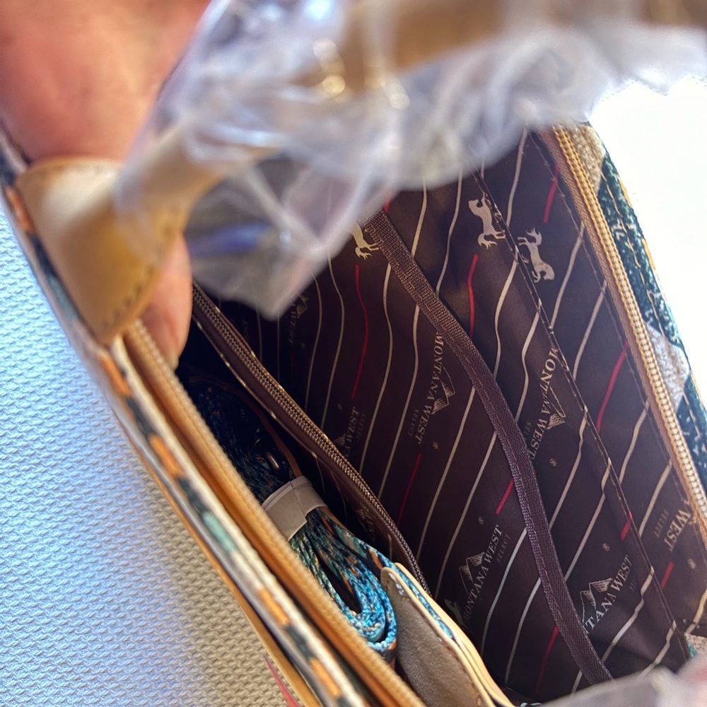NWT MONTANA WEST purse - Picture 4 of 13